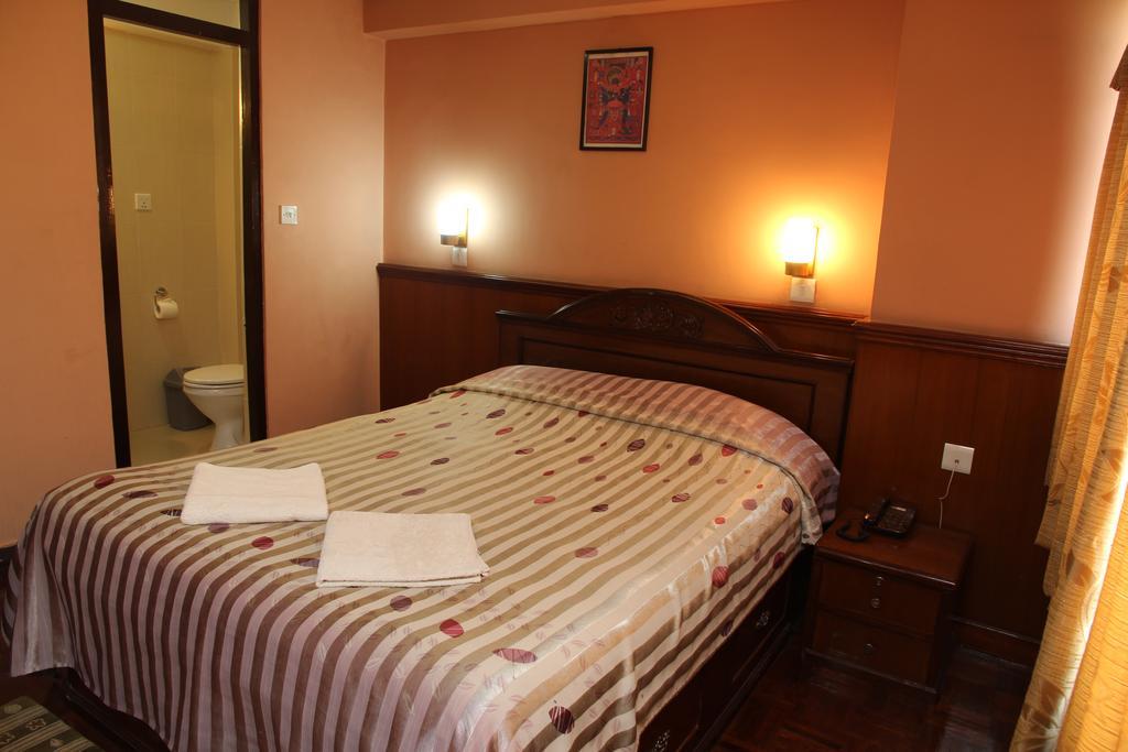 Potala Guest House Катманду Экстерьер фото